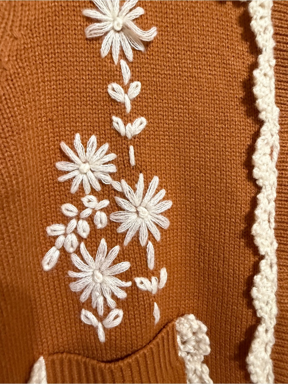 H221 NWT Listicle M ptp20 Rust Cardigan with Cream Crochet Trim Floral Embroider - Picture 3 of 8